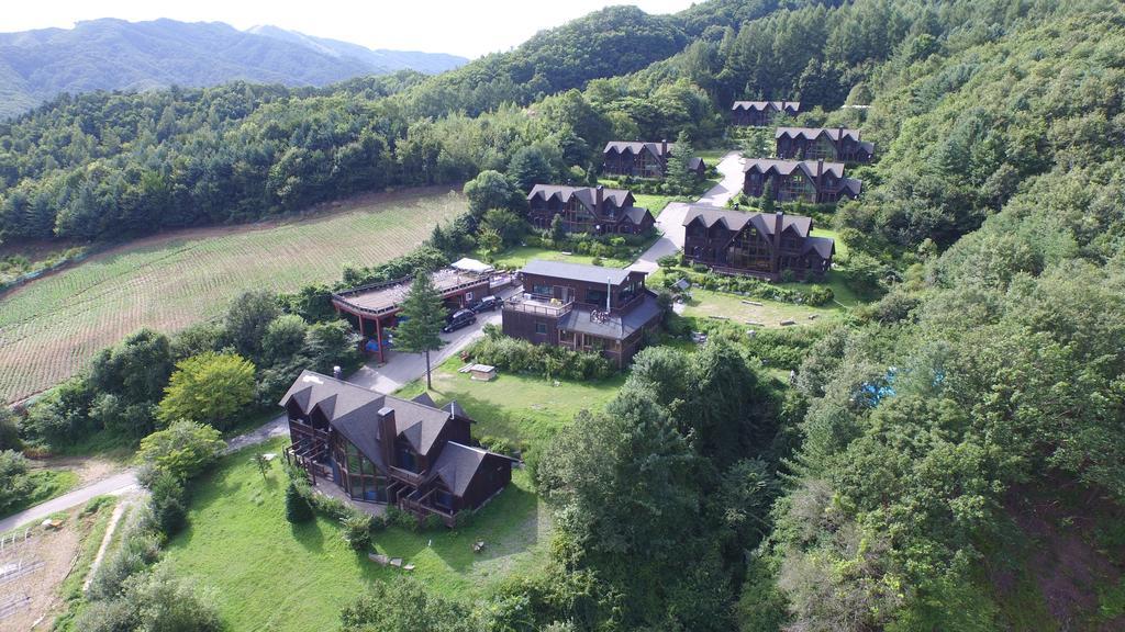 Chalet Resort Пхёнчхан Экстерьер фото