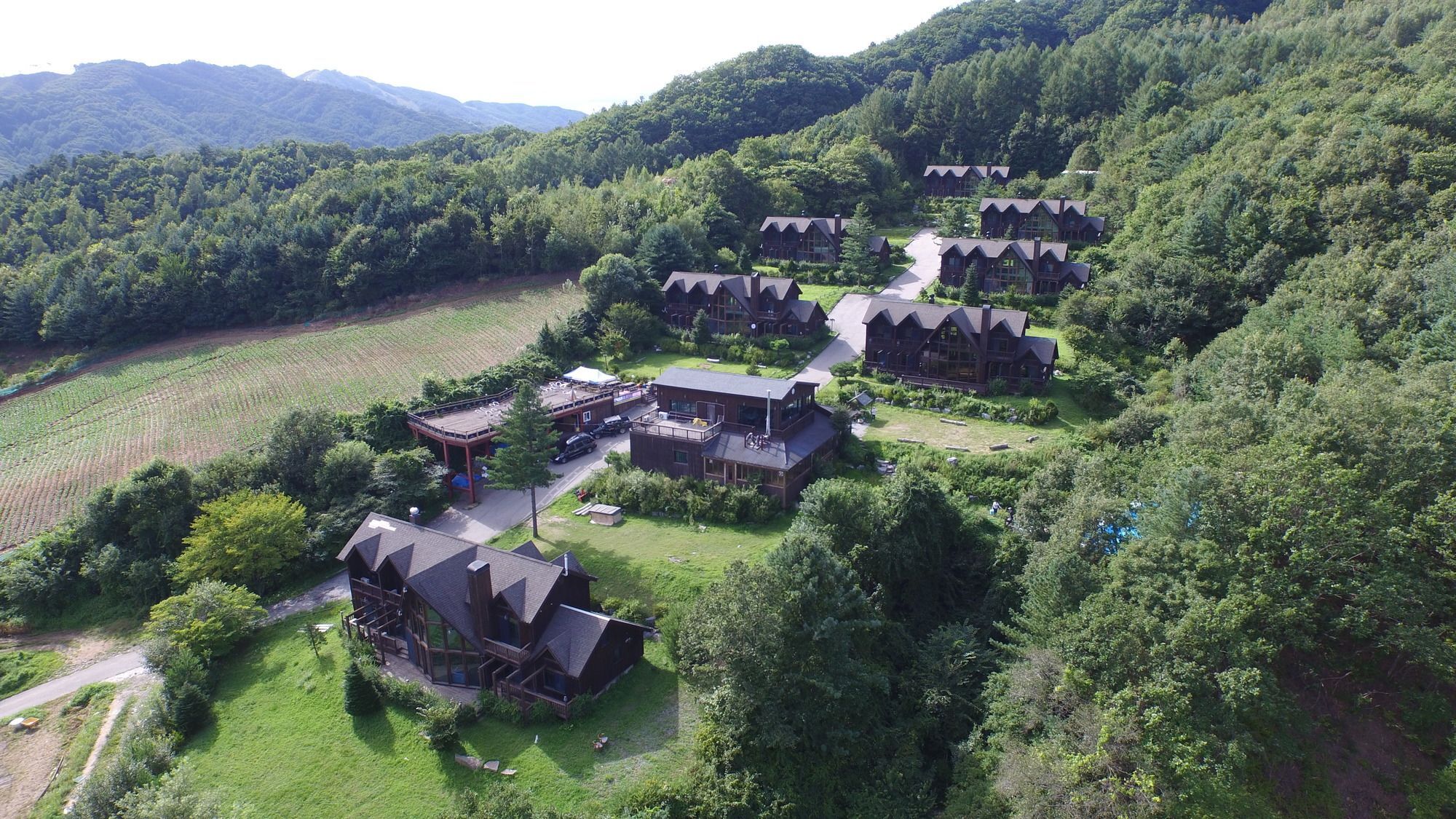 Chalet Resort Пхёнчхан Экстерьер фото